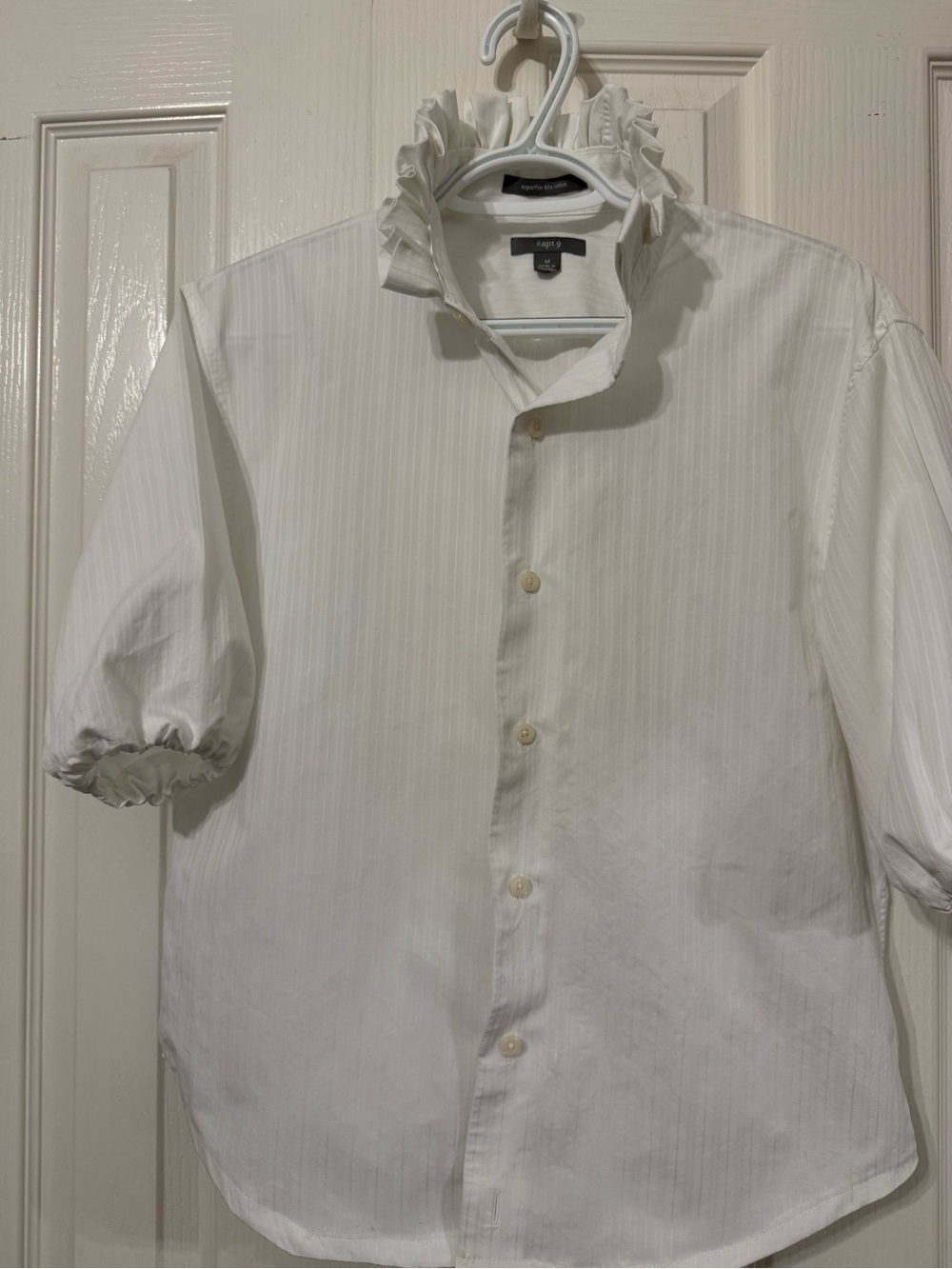 Woman’s White Ruffle-Collar Button-Up short sleeve Shirt